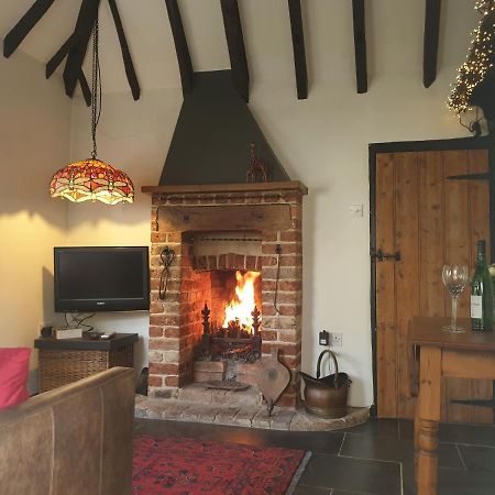 Delightful Cottage On The River Adur Close To Brighton & The Downs No Dogs Sorry Upper Beeding Екстериор снимка
