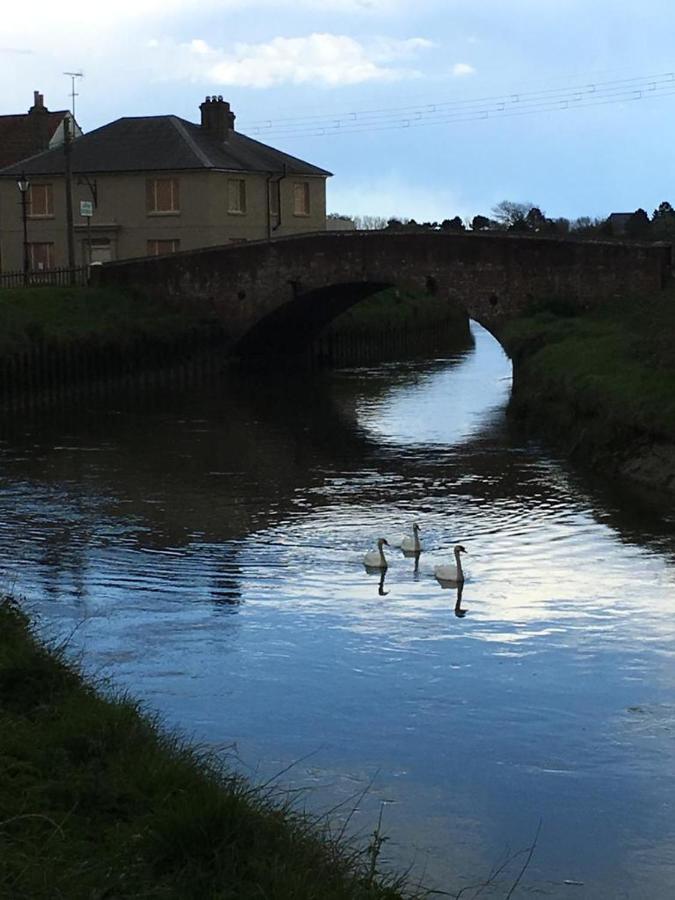 Delightful Cottage On The River Adur Close To Brighton & The Downs No Dogs Sorry Upper Beeding Екстериор снимка
