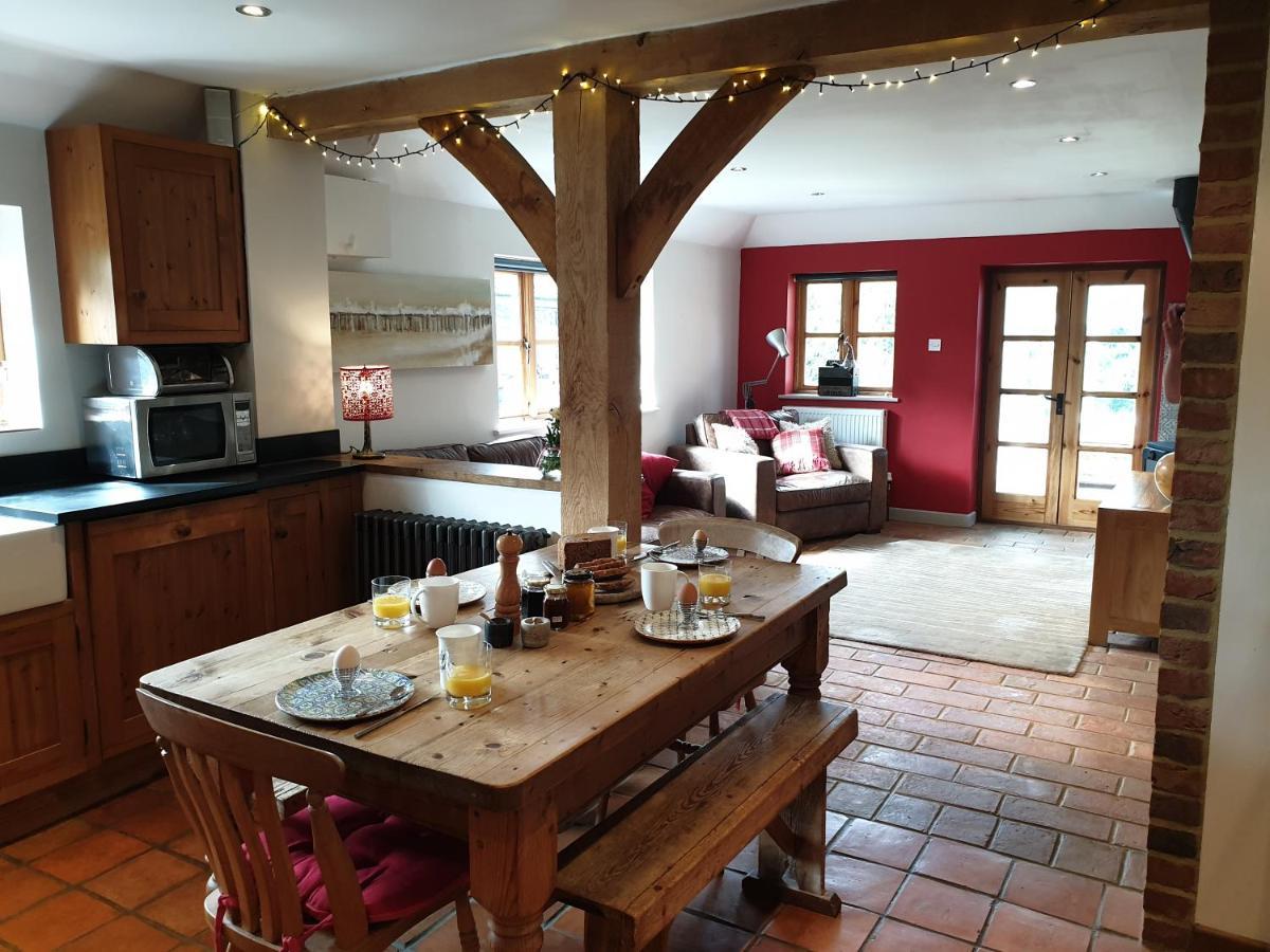 Delightful Cottage On The River Adur Close To Brighton & The Downs No Dogs Sorry Upper Beeding Екстериор снимка