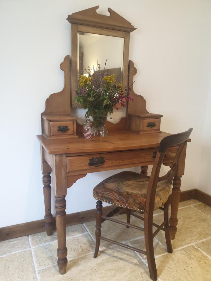 Delightful Cottage On The River Adur Close To Brighton & The Downs No Dogs Sorry Upper Beeding Екстериор снимка