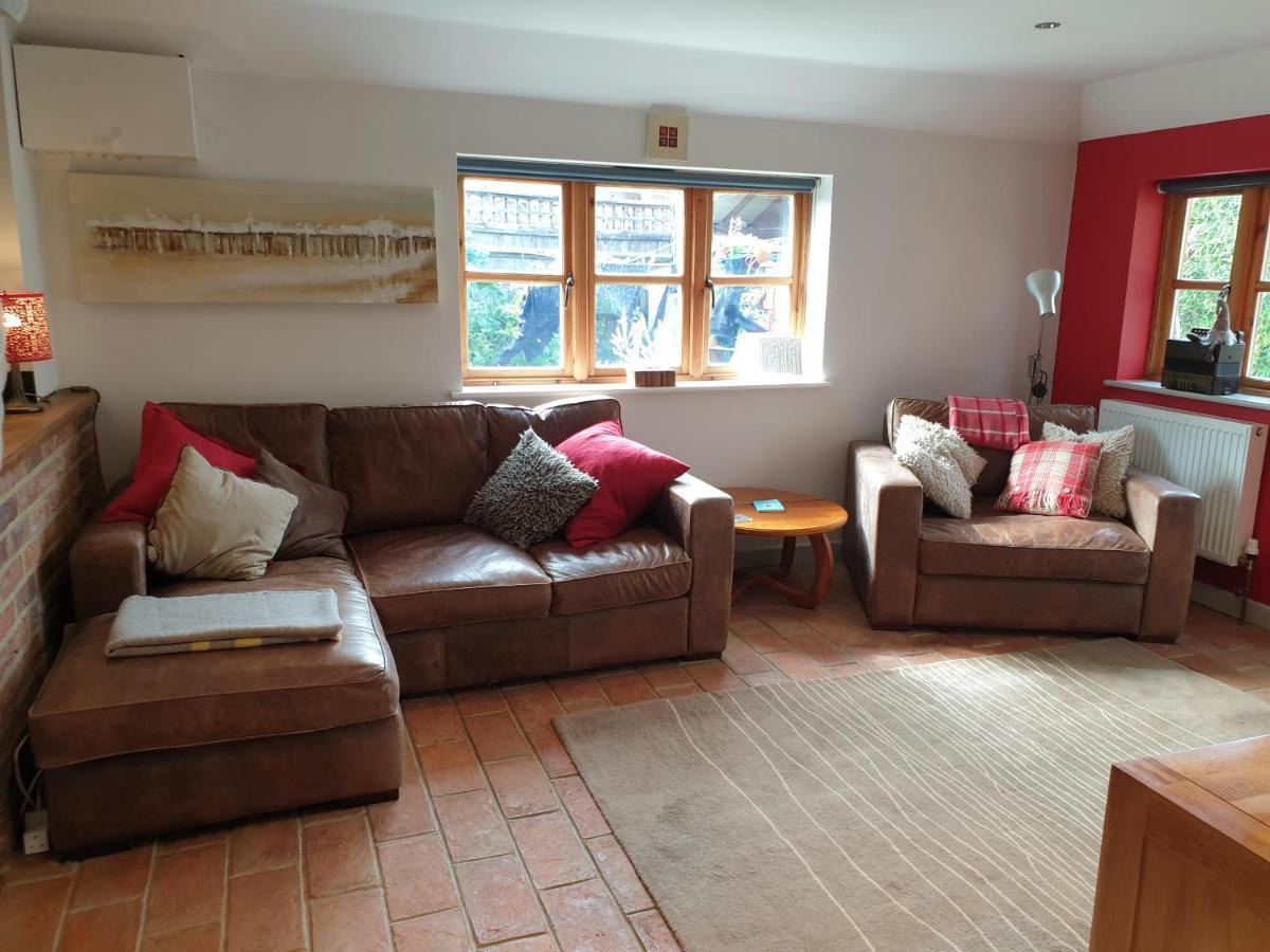 Delightful Cottage On The River Adur Close To Brighton & The Downs No Dogs Sorry Upper Beeding Екстериор снимка