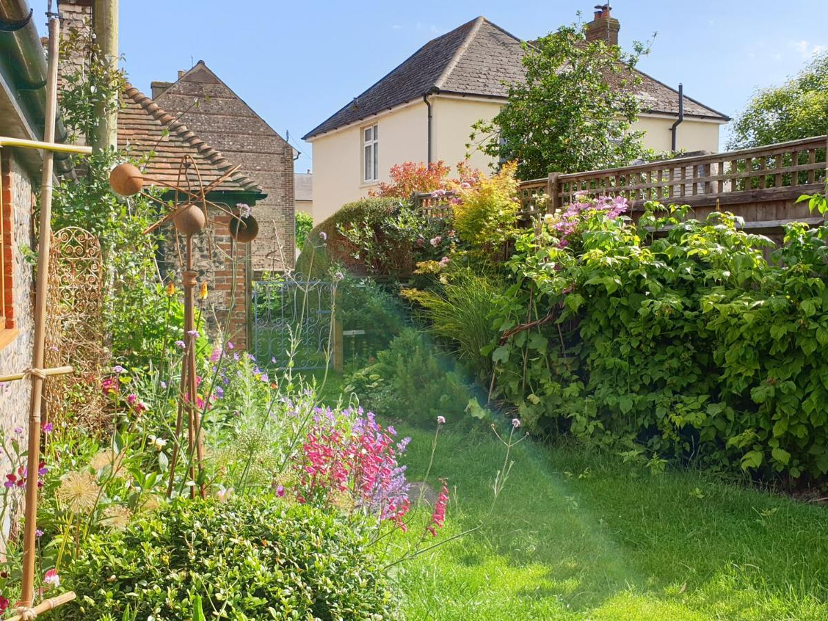 Delightful Cottage On The River Adur Close To Brighton & The Downs No Dogs Sorry Upper Beeding Екстериор снимка