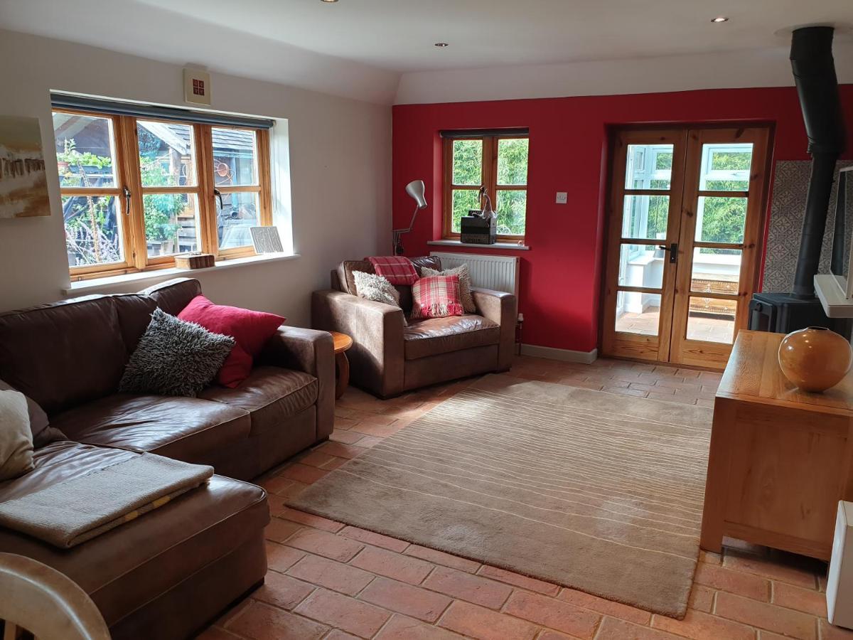 Delightful Cottage On The River Adur Close To Brighton & The Downs No Dogs Sorry Upper Beeding Екстериор снимка