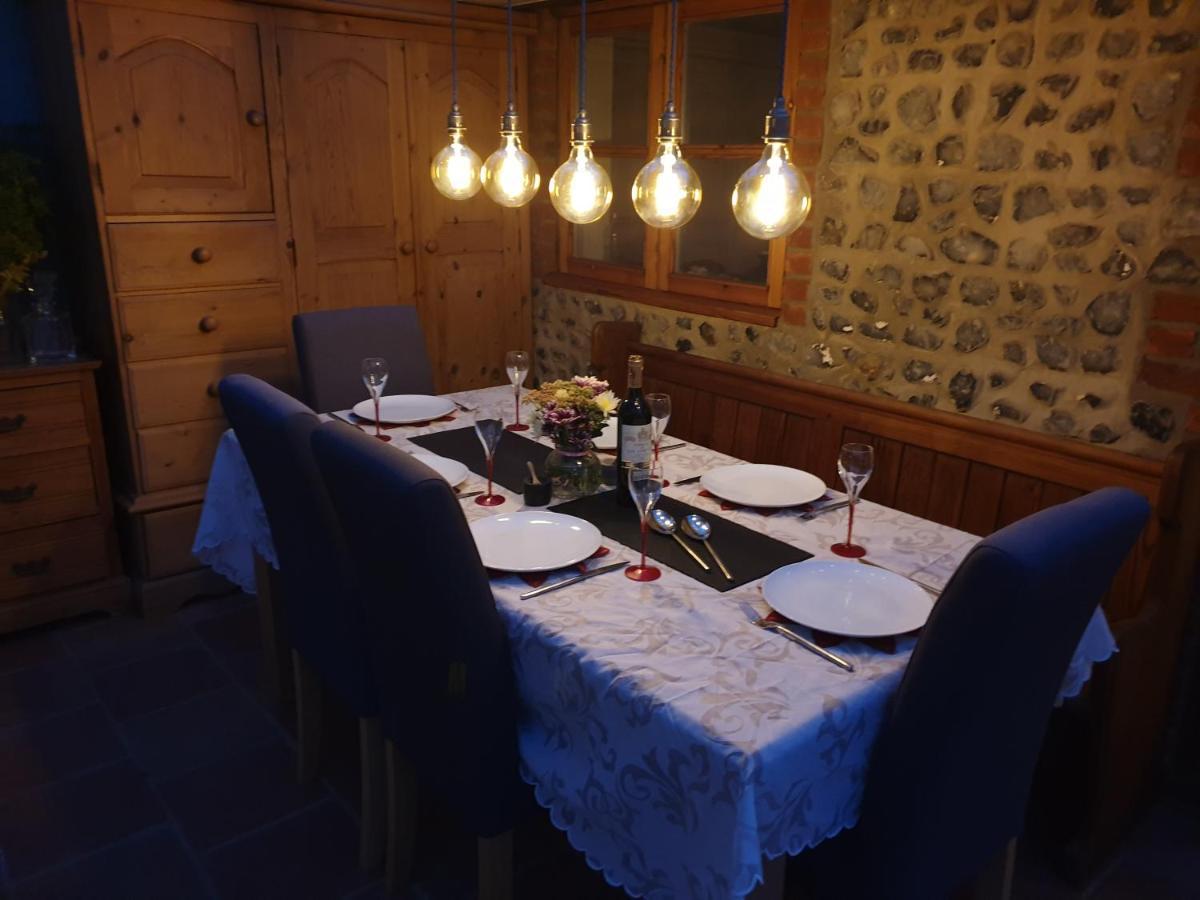 Delightful Cottage On The River Adur Close To Brighton & The Downs No Dogs Sorry Upper Beeding Екстериор снимка